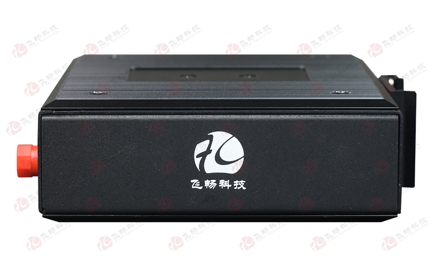 網(wǎng)管型 工業(yè)級(jí)1路百兆光口轉(zhuǎn)4路百兆電+1路串口交換機(jī)